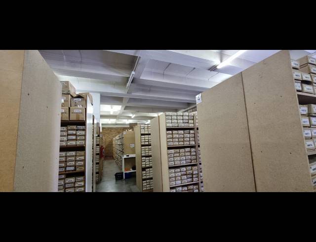 6,600M² WAREHOUSE FOR SALE IN NEW CENTRE